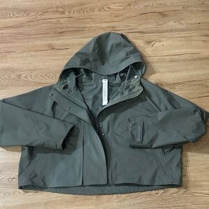 Lululemon cropped jacket size 6